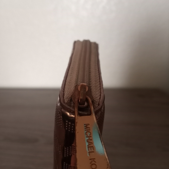 Michael kors gold wallet - Picture 10 of 13